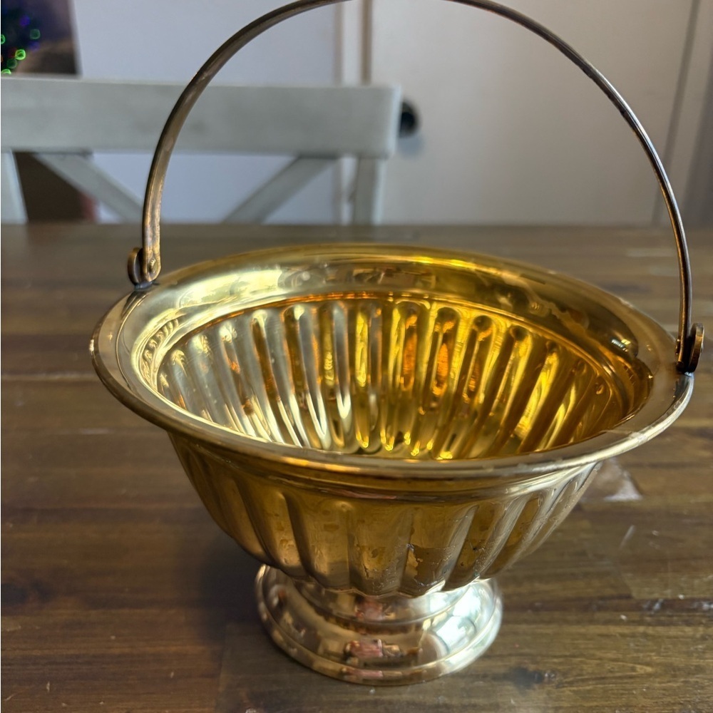 Vintage Solid Brass Footed Basket Dish Small Handle Pedestal Antique India